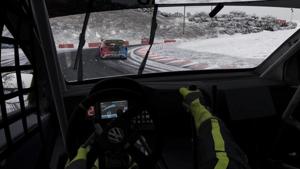 Screenshot: Autorennen bei winterlichen Verhältnissen