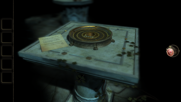 Screenshot von "The Room Two" mit einem Steintisch und einer goldenen Platte
