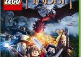 Der Packshot zeigt Lego-Figuren von Thorin, Bilbo, Gandalf und Legolas ,welche vor einem Drachen flüchten.